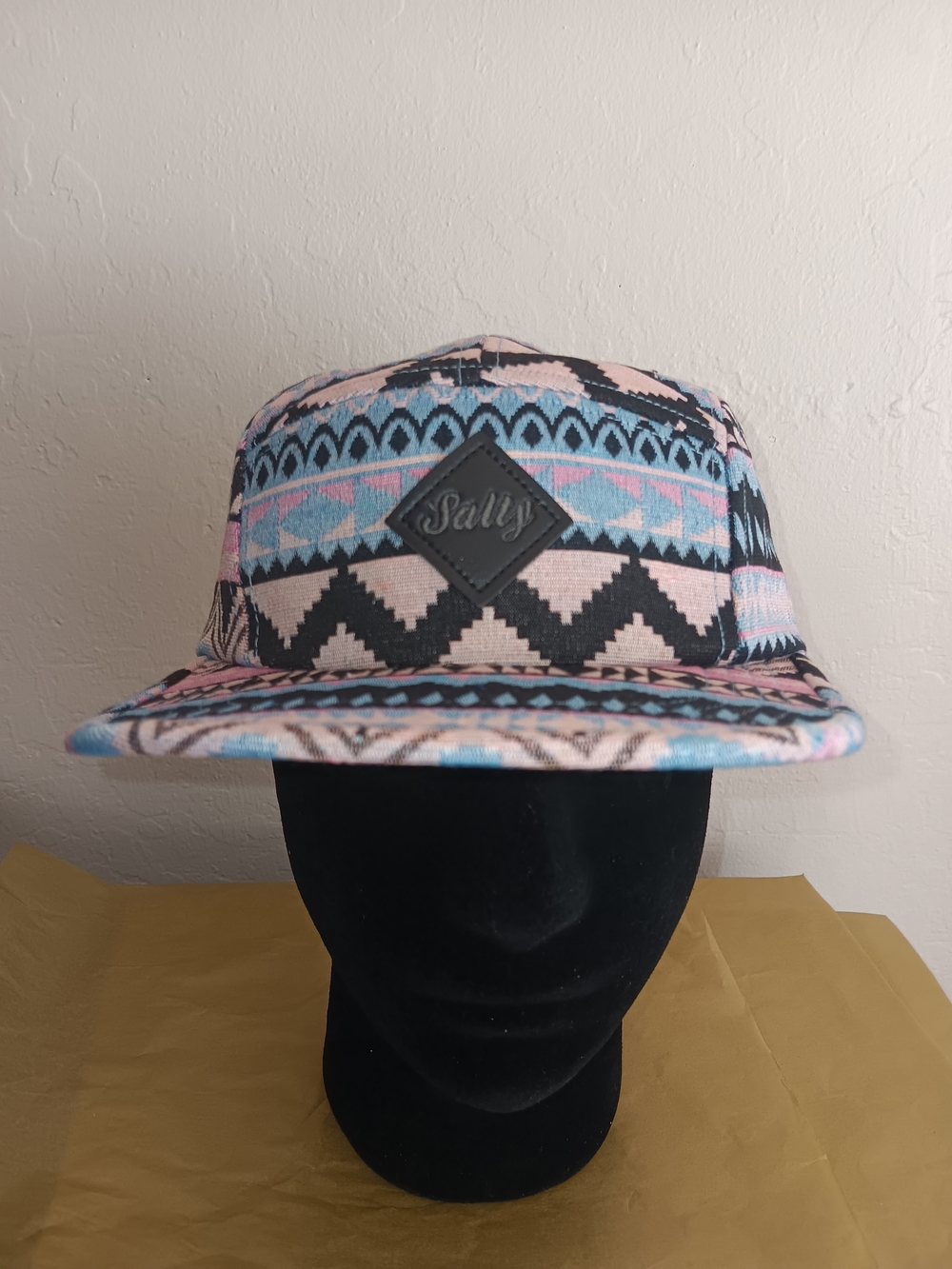 Women’s Pink & Blue Aztec Pattern Five-Panel Cap